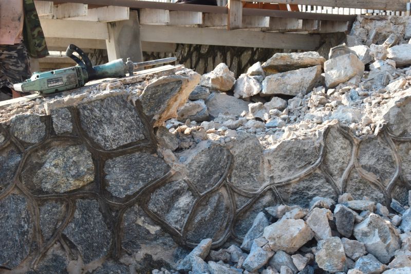 Retaining Wall Demolition in Sacramento, CA